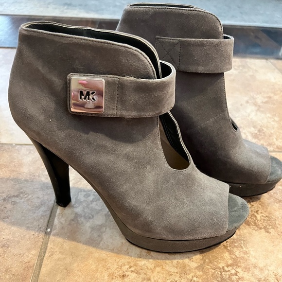 Michael Kors grey booties - Picture 1 of 4